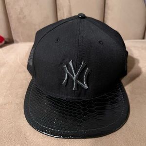 New Era x New York Yankees Snakeskin Python Style Strapback SnapBack Cap Fitted